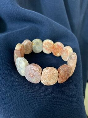 Natural Coral Stretch Bracelet - Pink/Peach